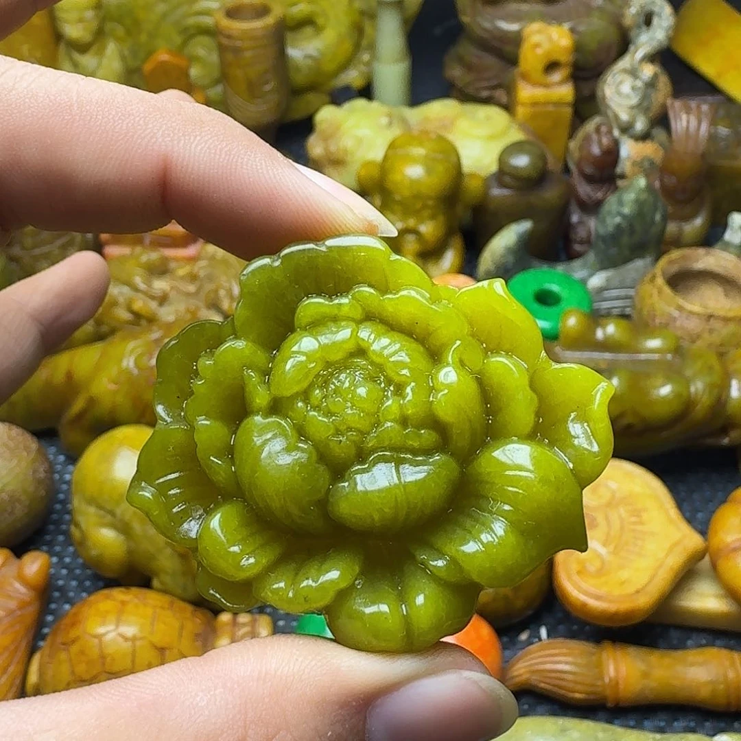 白玉菩提吊坠。。。