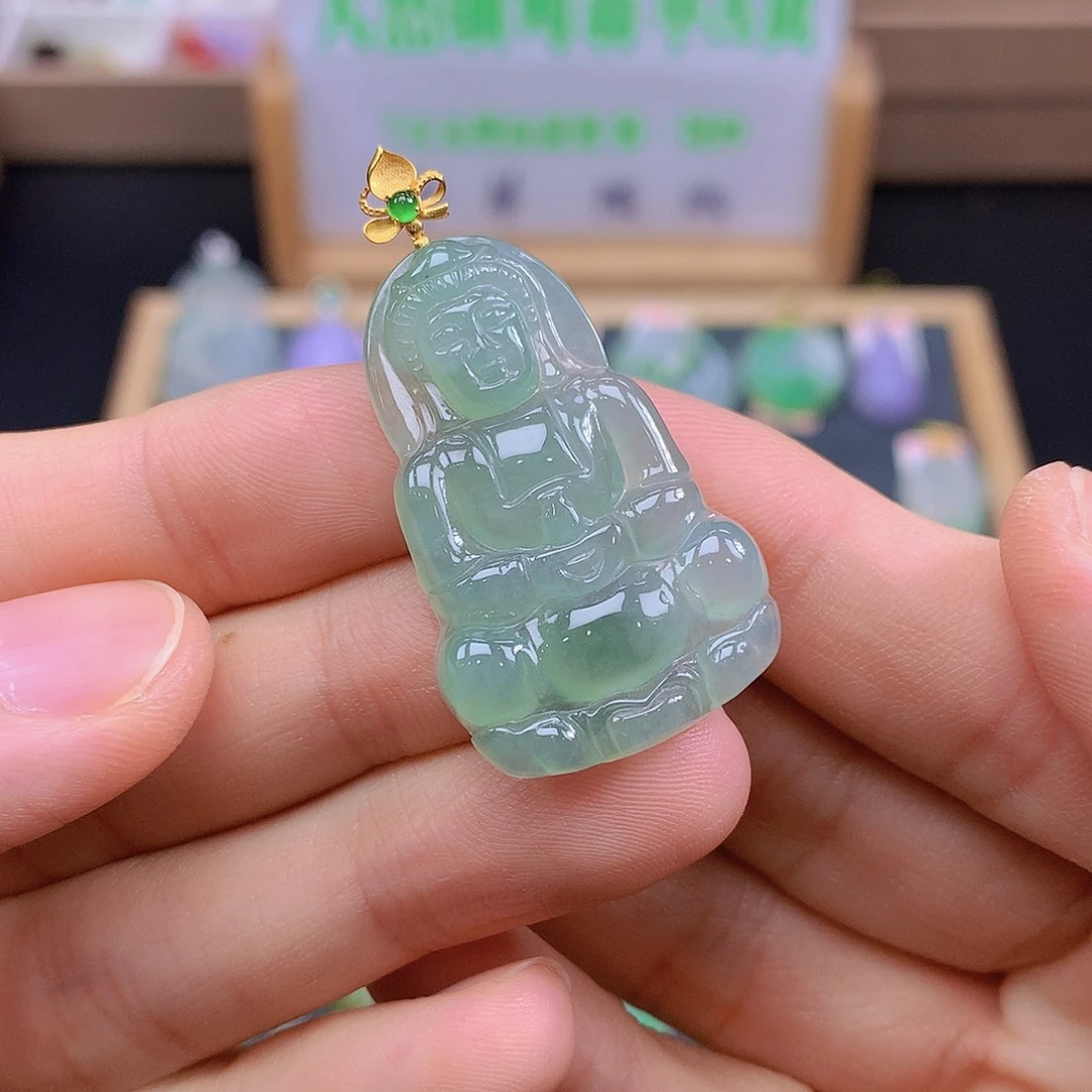 翡翠18K金镶嵌颈饰翡翠
