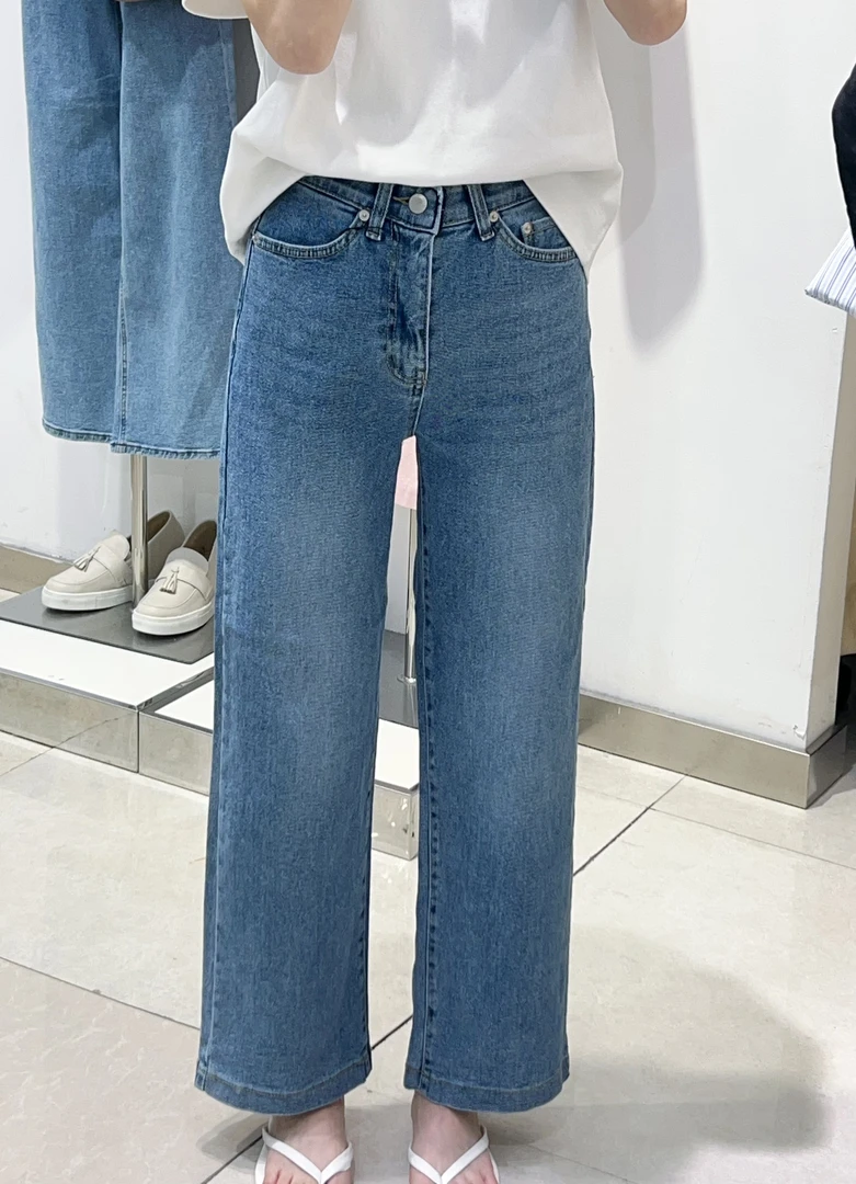 韩国女装《星星店》 全弹时尚小直筒牛仔裤/NO退