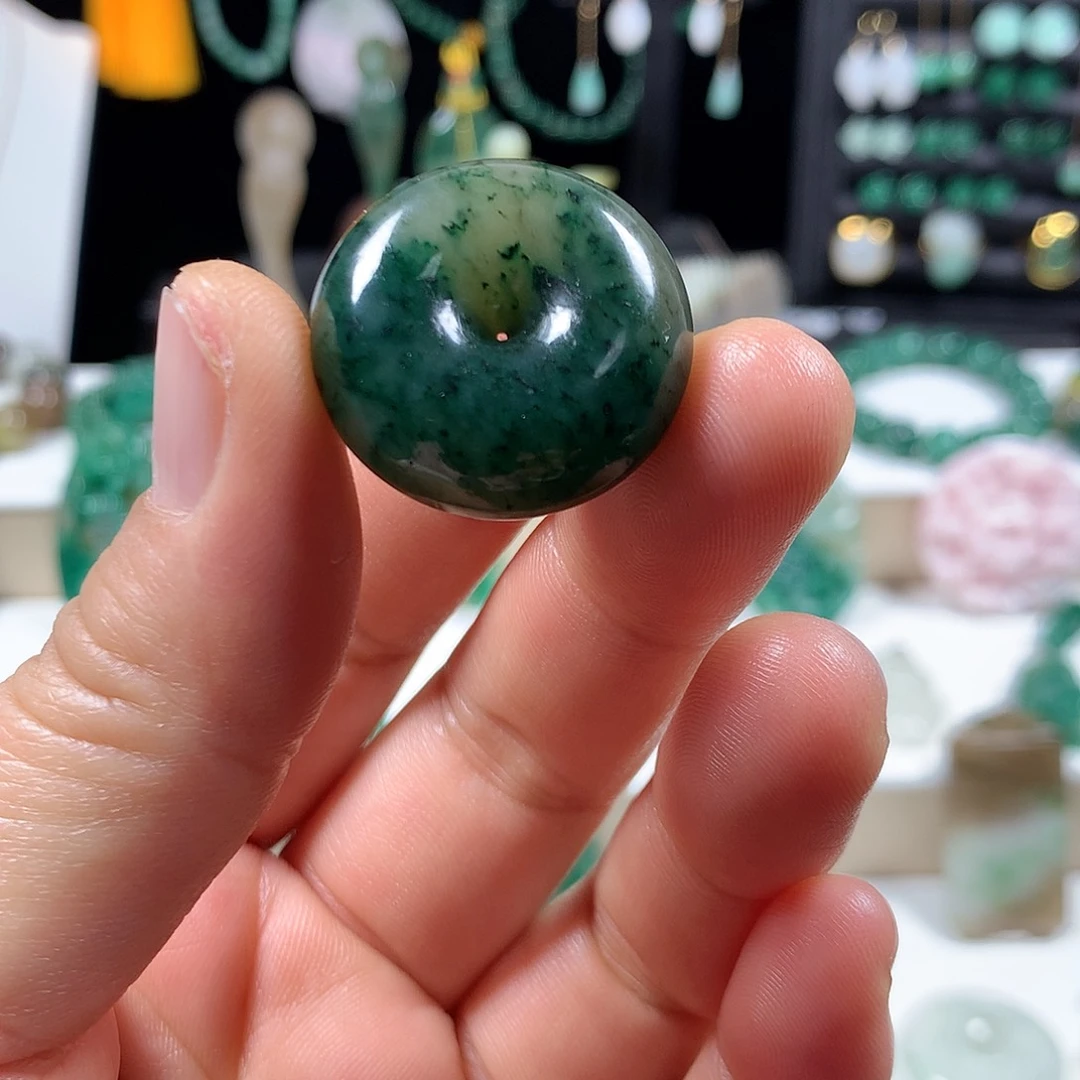 未镶嵌独山玉颈饰