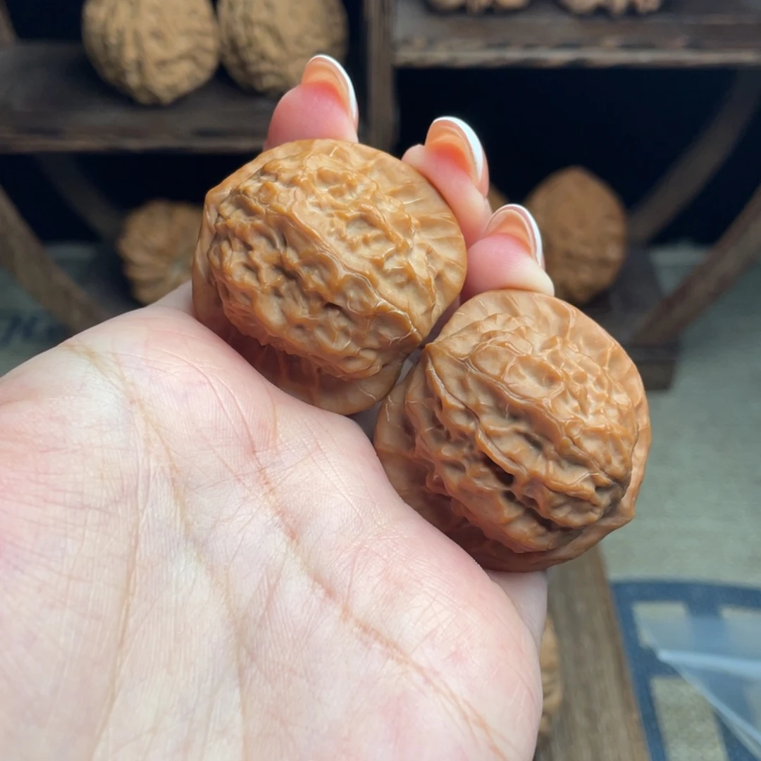 吊坠文玩核桃37全品红皮瓷娃娃