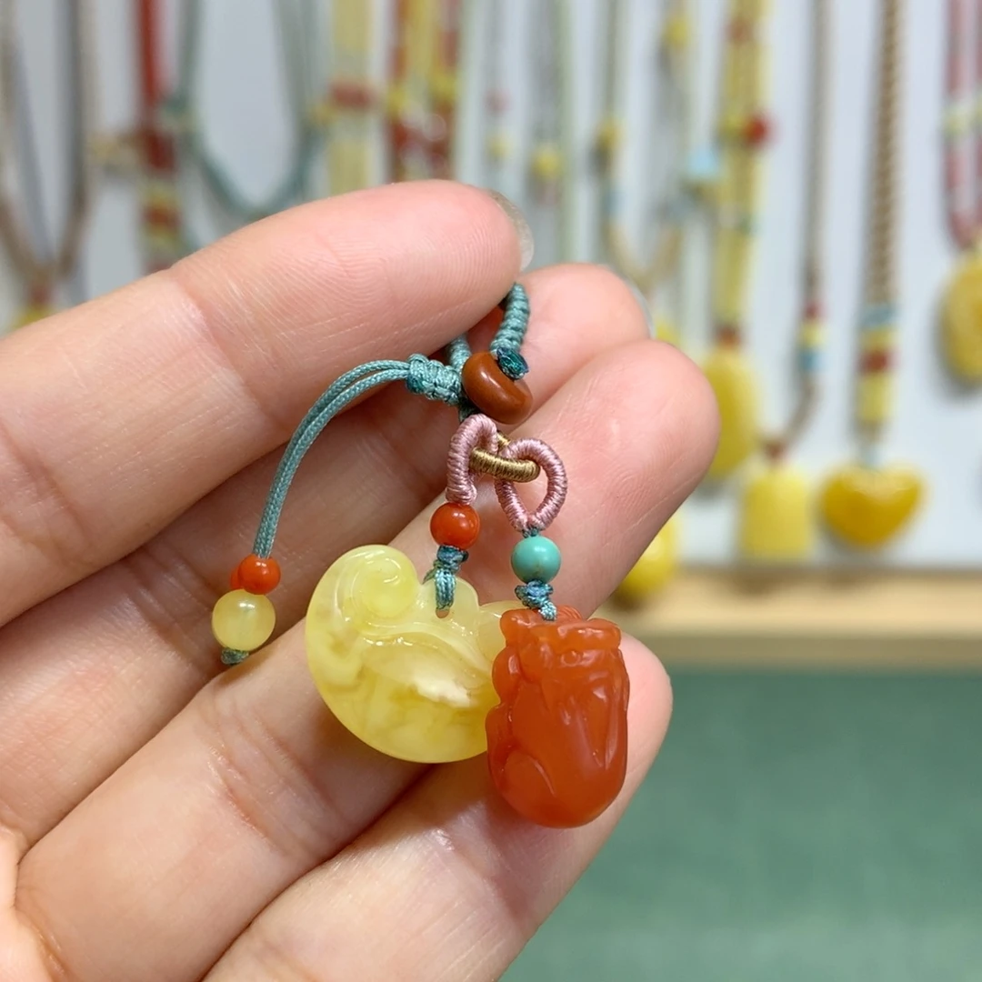 蜜蜡未镶嵌裸石配饰