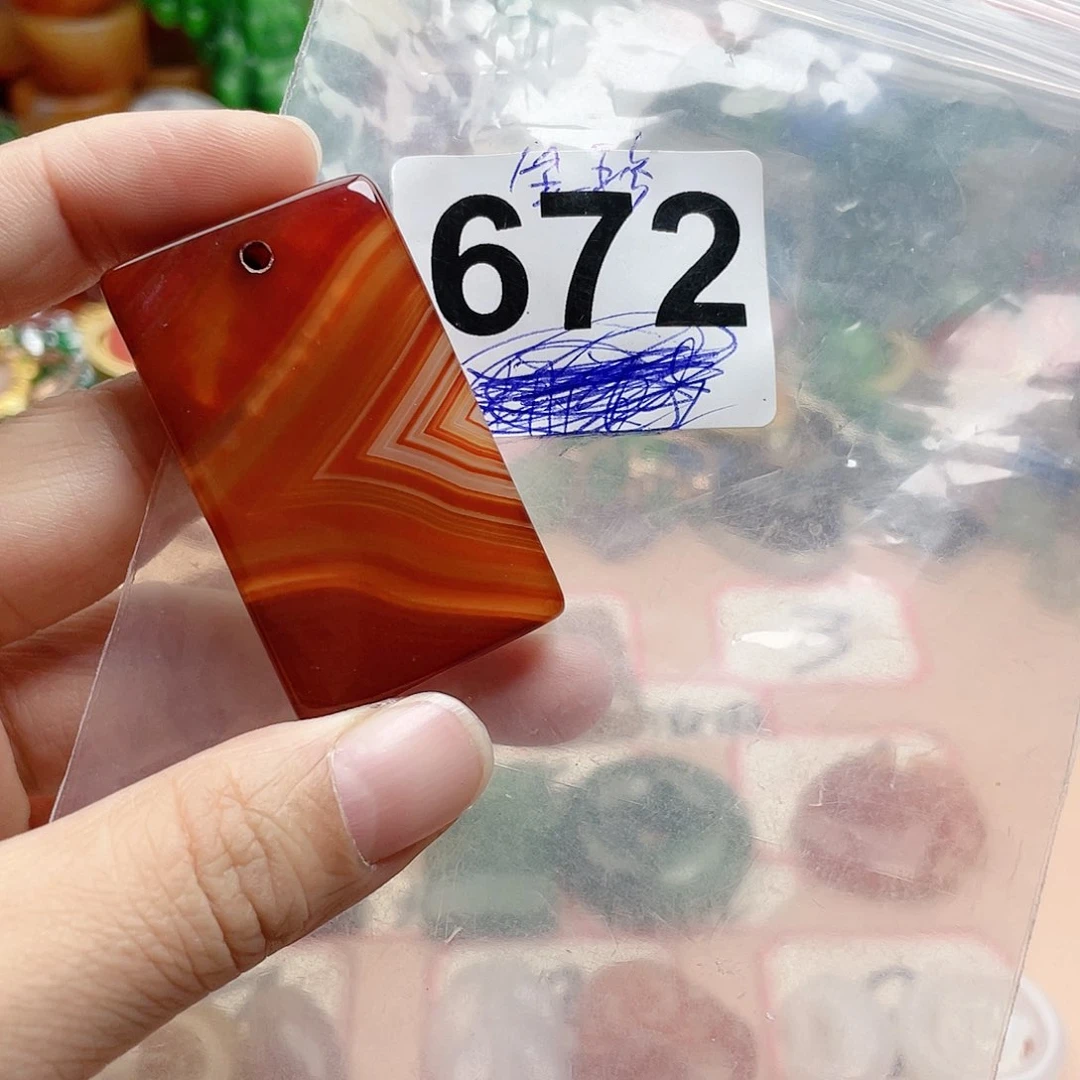 合金颈饰玛瑙/玉髓背*