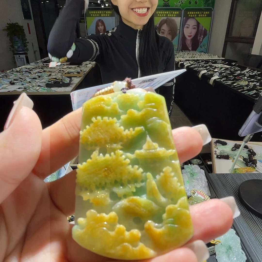 颈饰未镶嵌翡翠一个