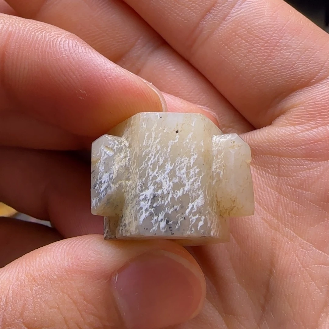 和田玉（糖玉）未镶嵌挂件