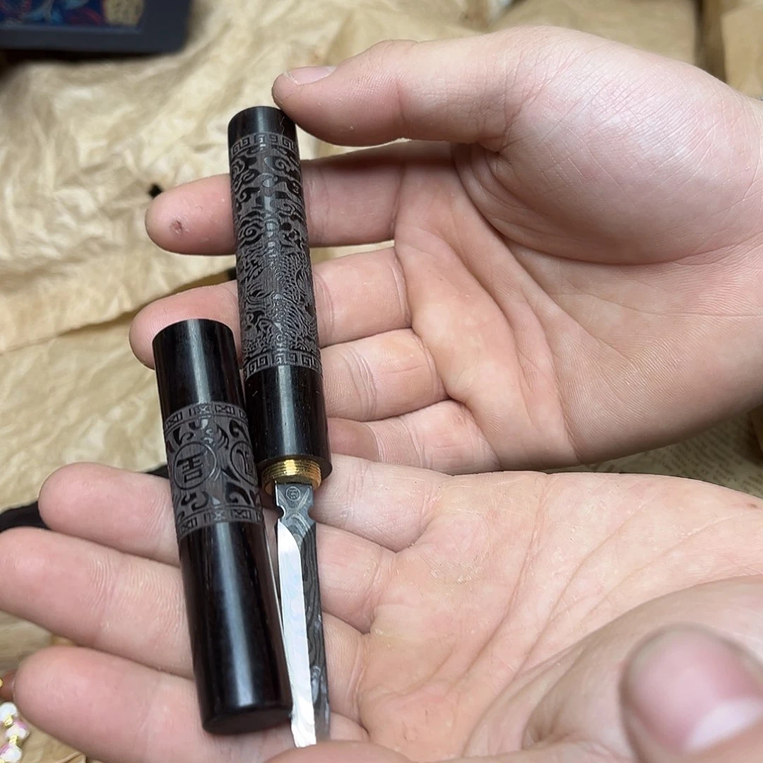 大叶紫檀（黑酸枝木类）