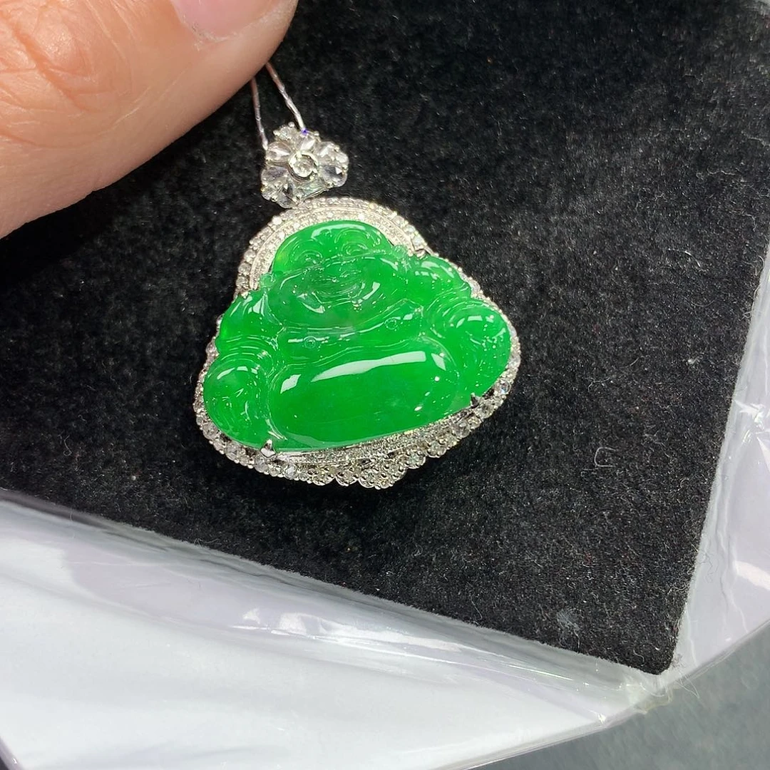 翡翠吊坠(赠链)18K金镶嵌