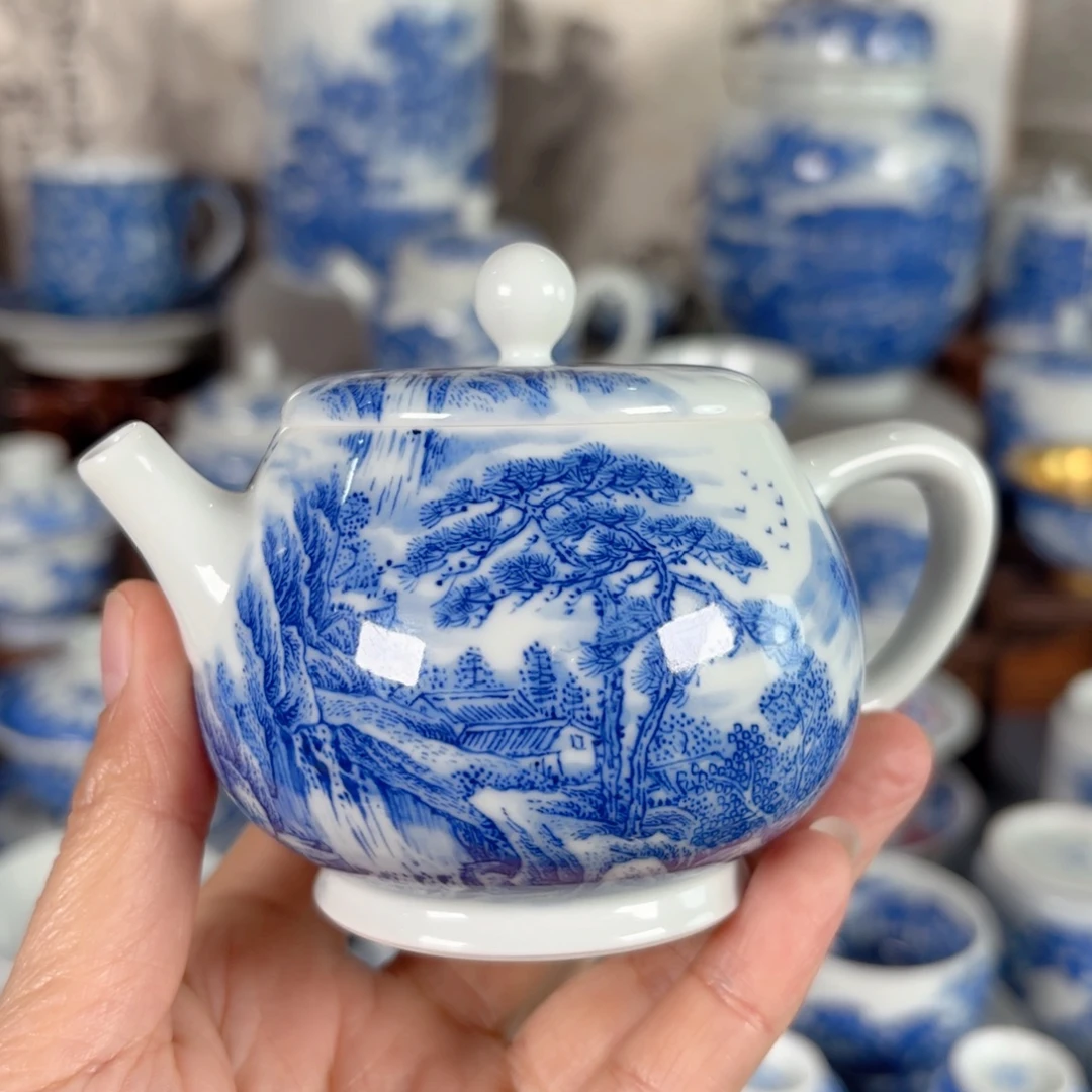 剑***客青花瓷器手绘作品陶瓷壶