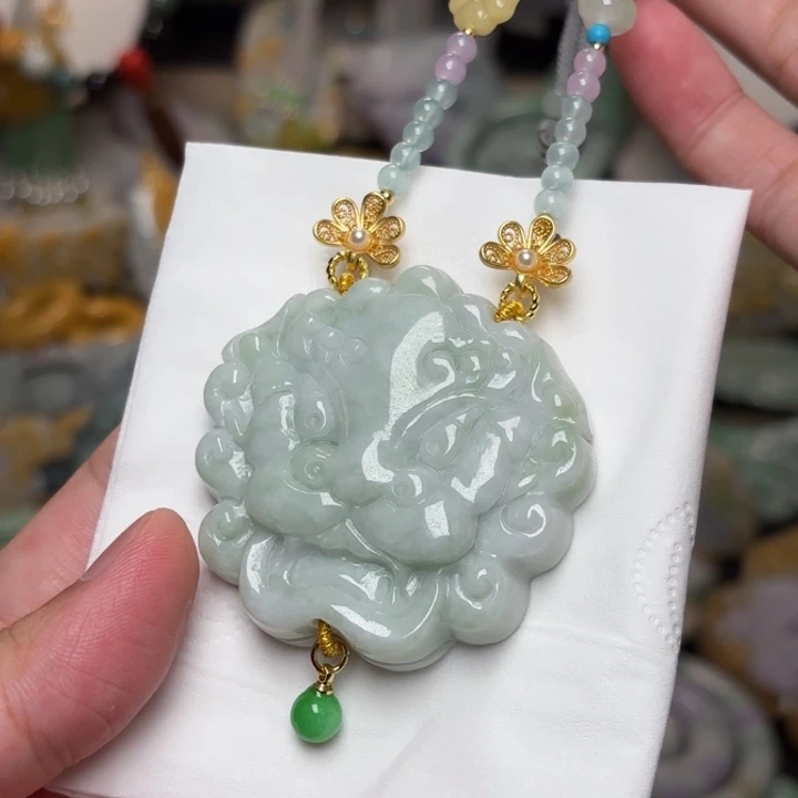 颈饰未镶嵌翡翠吊坠