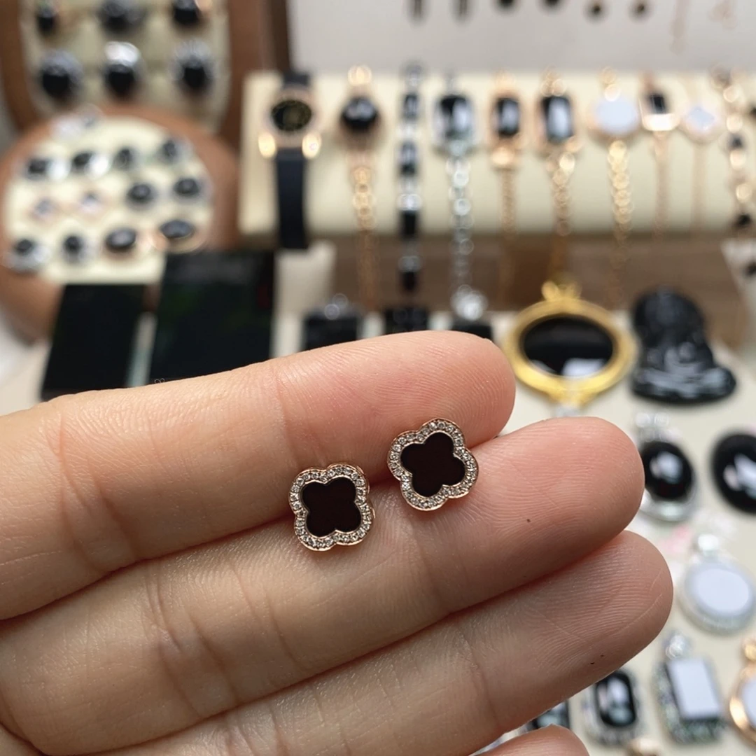 18K金镶嵌翡翠耳饰
