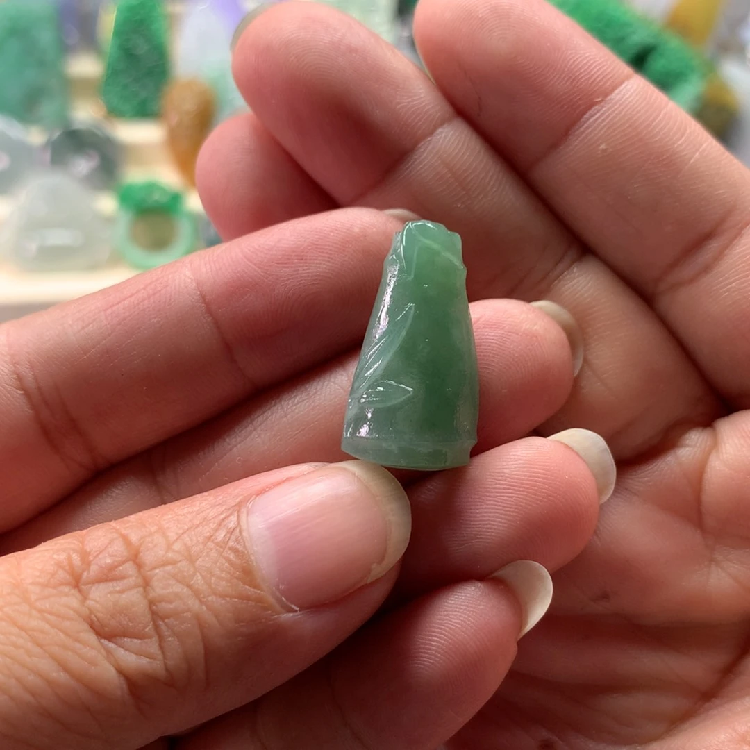 未镶嵌定制翡翠翡翠