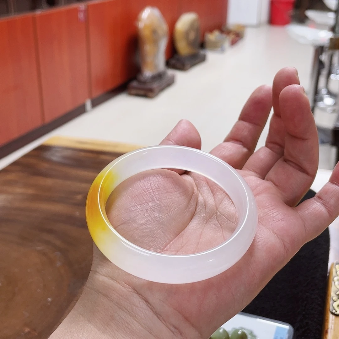 风***薇石英质玉（金丝玉）未镶嵌手镯