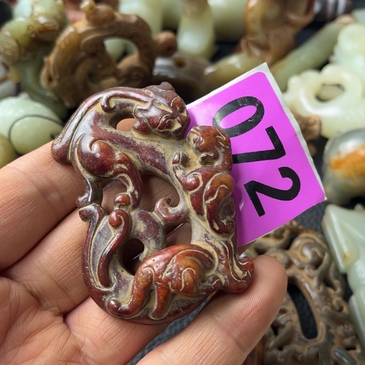 和田玉颈饰未镶嵌?****