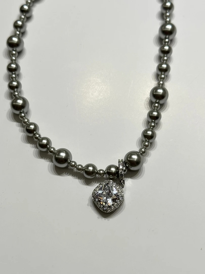 非金属仿珍珠项链 灰麻珍珠玫瑰方钻项链