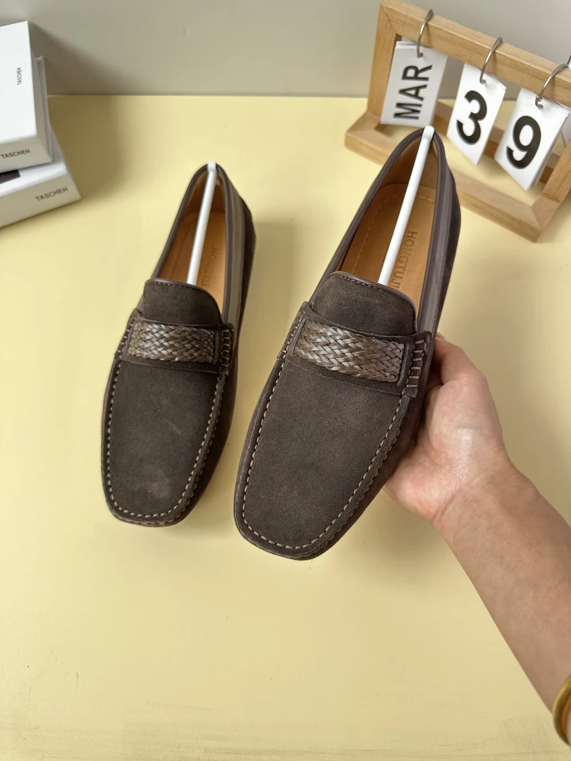 男士时尚舒适百搭软底透气真皮豆豆鞋