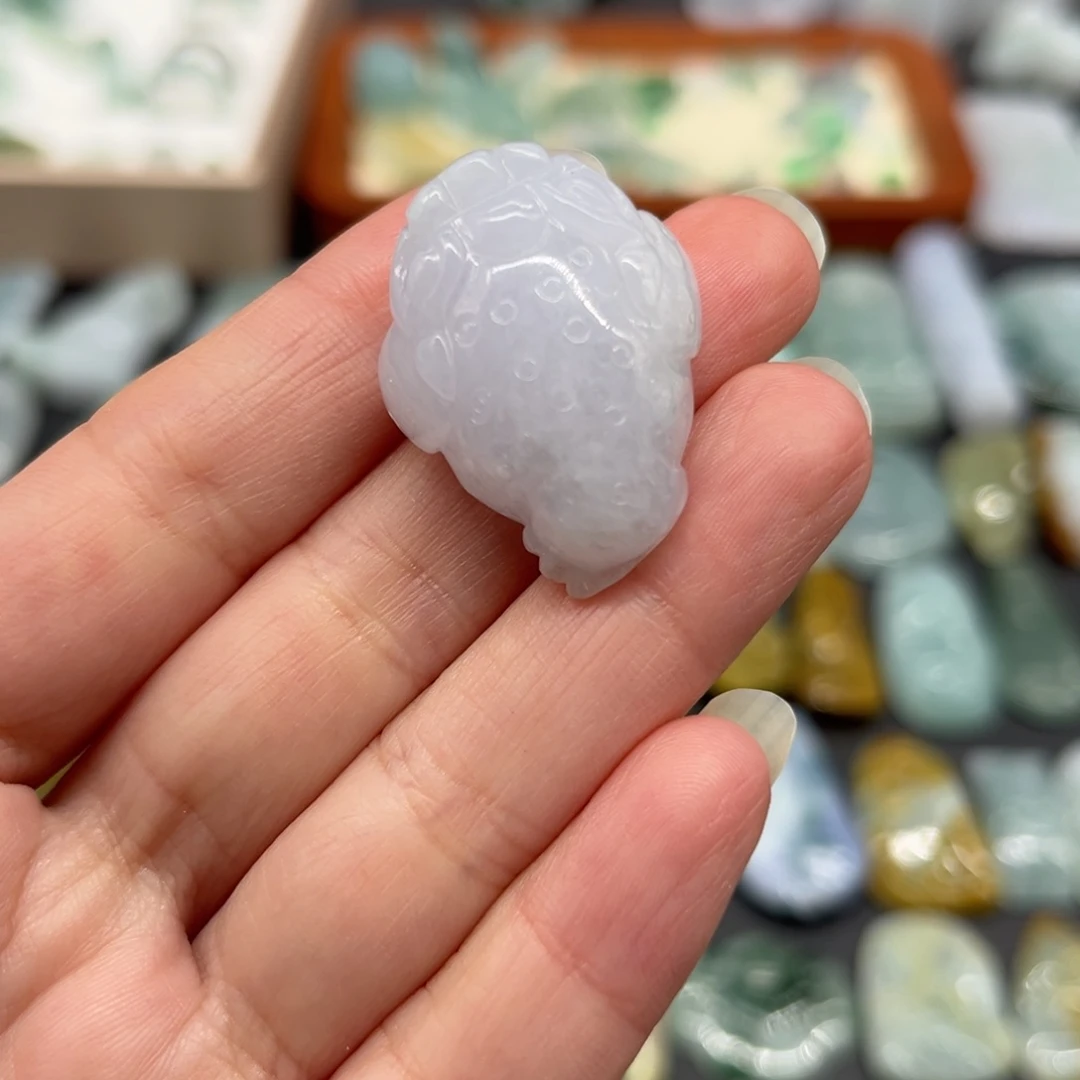 翡翠未镶嵌颈饰金蟾