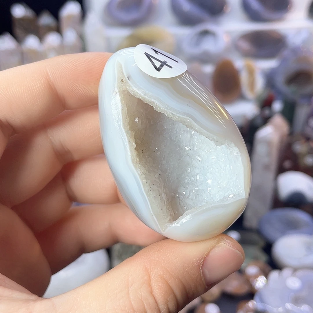 水晶码瑙晶洞恐龙蛋未镶嵌