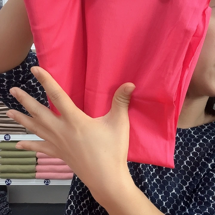 玫红色桑蚕丝布头