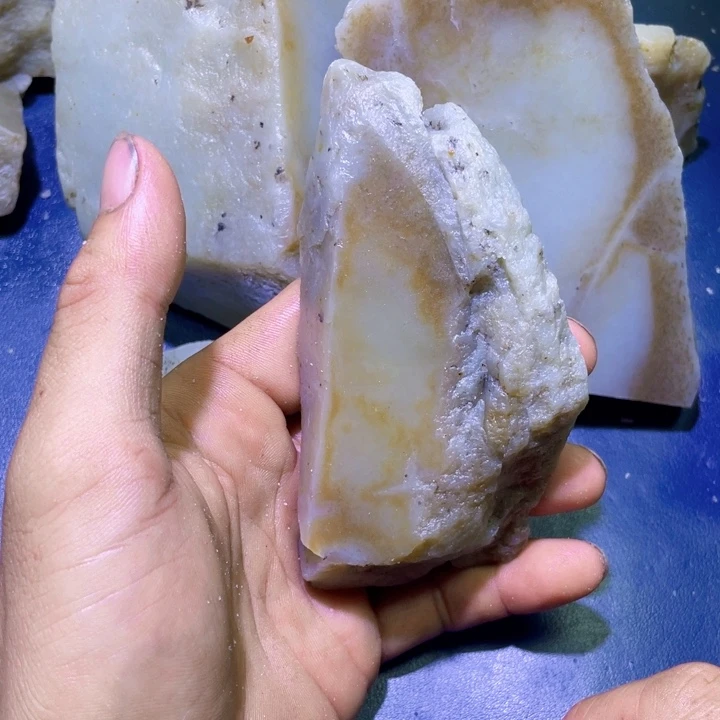 和田玉未镶嵌珠宝半成品