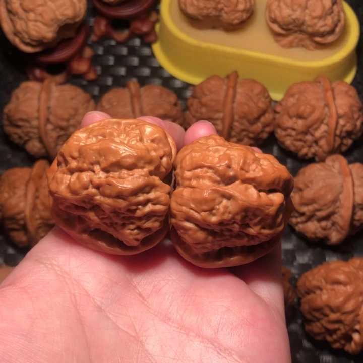 潭***心把件文玩核桃蛤蟆