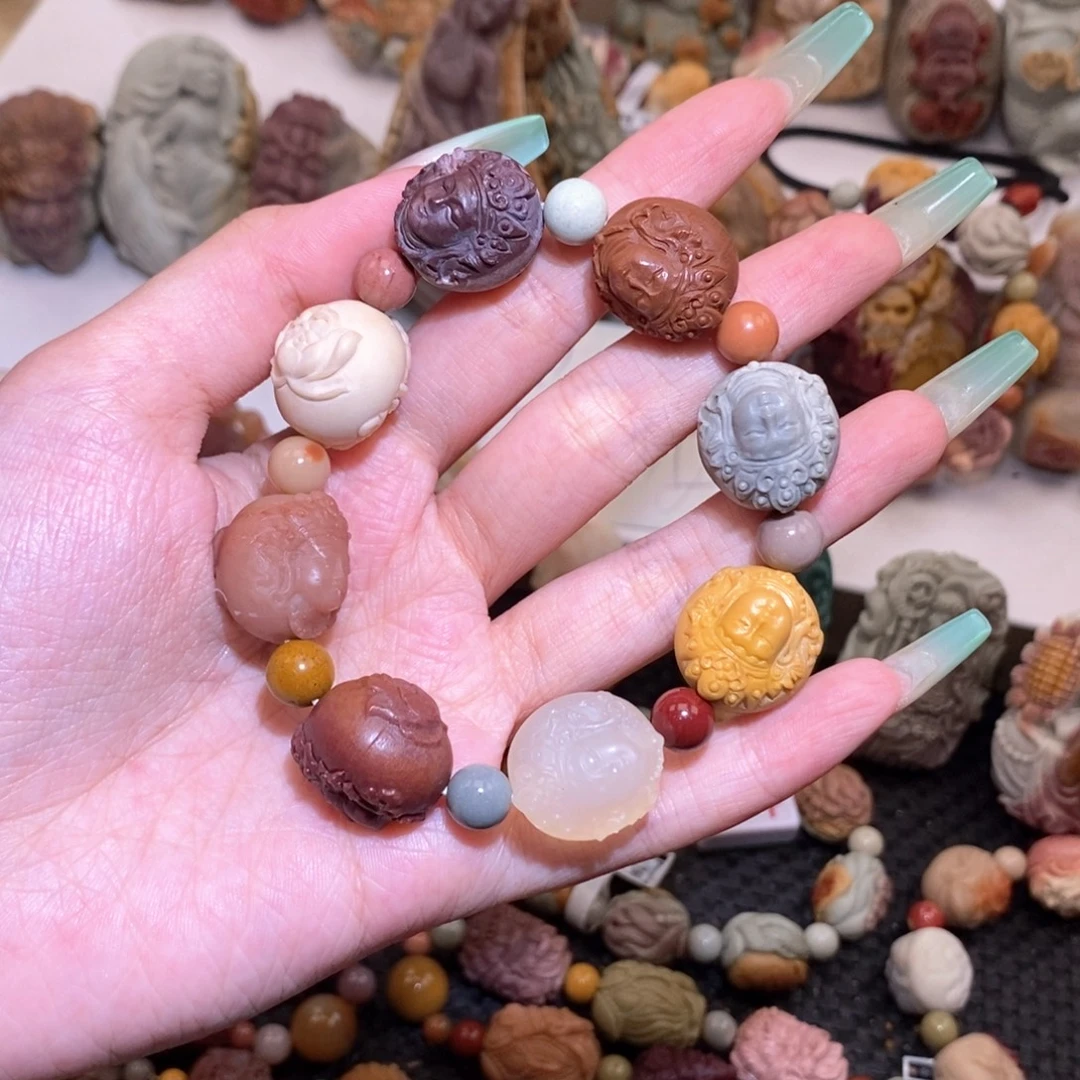 未镶嵌手链石英质玉（阿拉善玉）