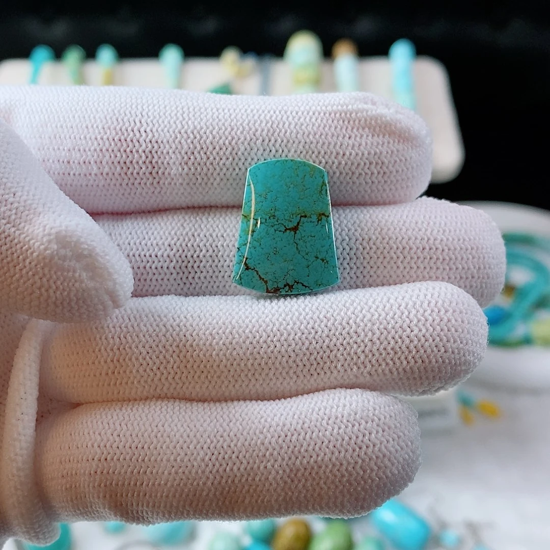 绿松石未镶嵌挂件