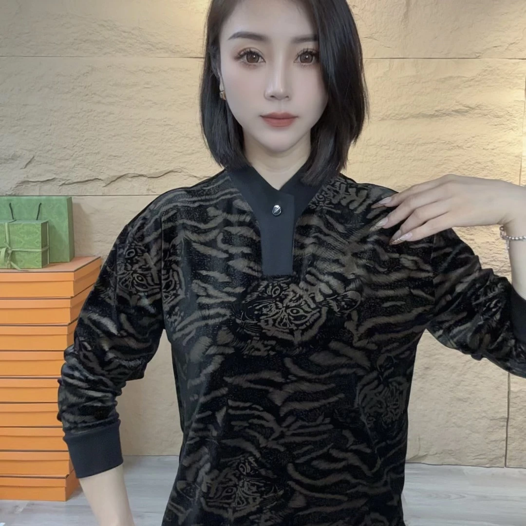 2025新中式交叉领高品质仿醋酸缎面立体雕花丝绒百搭潮流男士卫衣