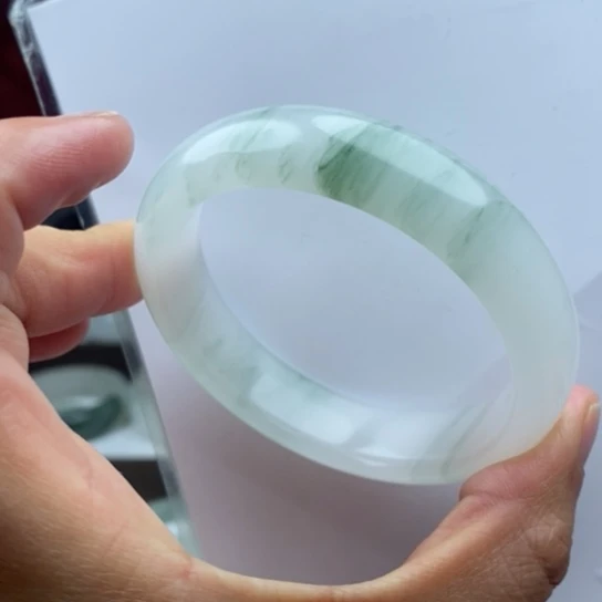 石英质玉（金丝玉）手镯未镶嵌