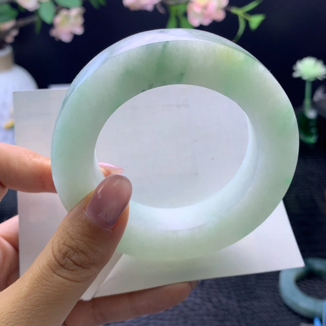 定制翡翠未镶嵌手镯