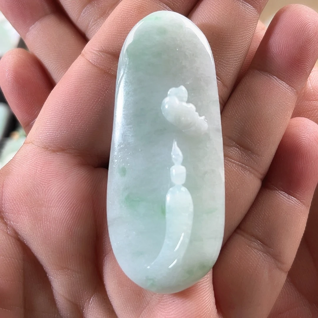 翡翠未镶嵌颈饰吾道