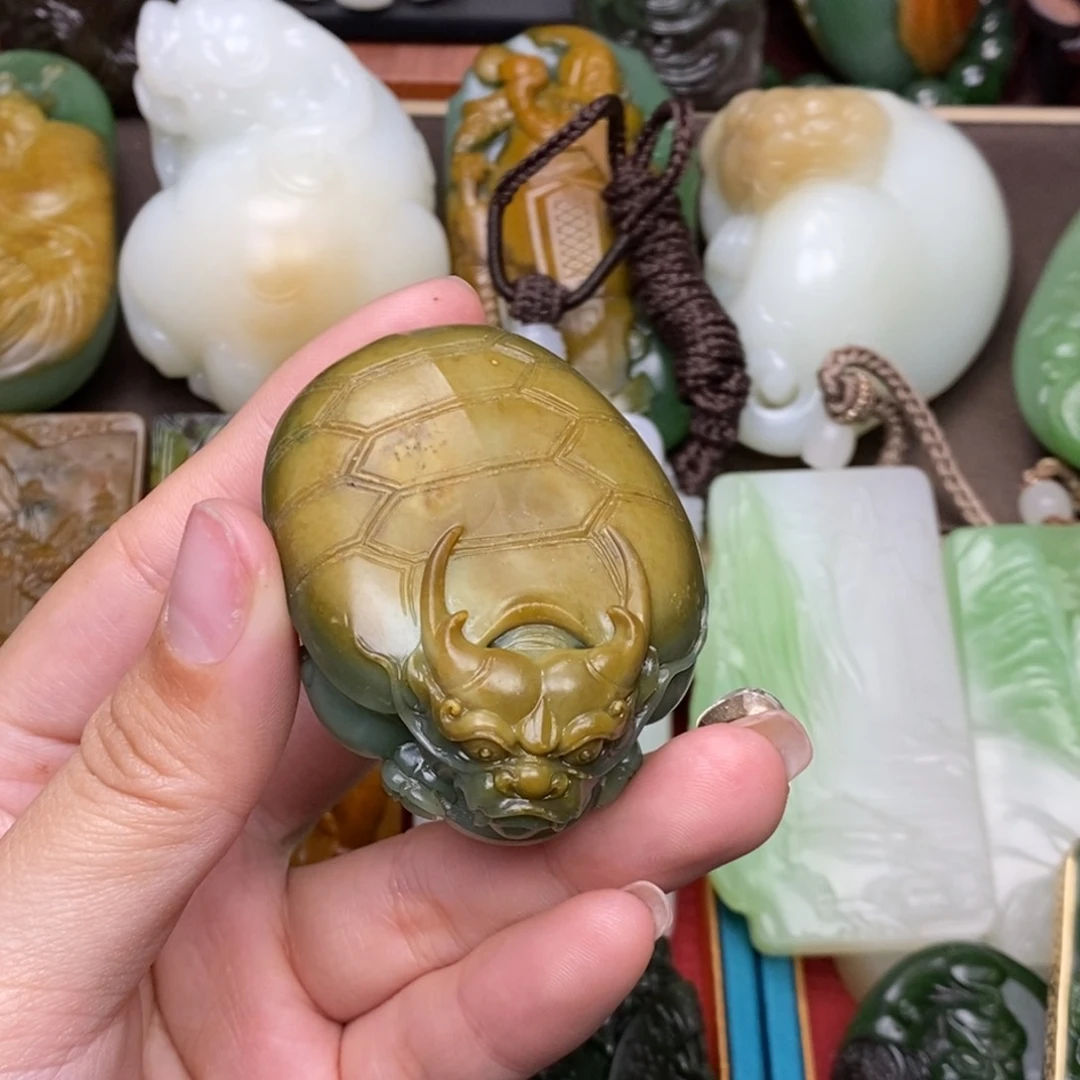 和田玉颈饰未镶嵌浪**风