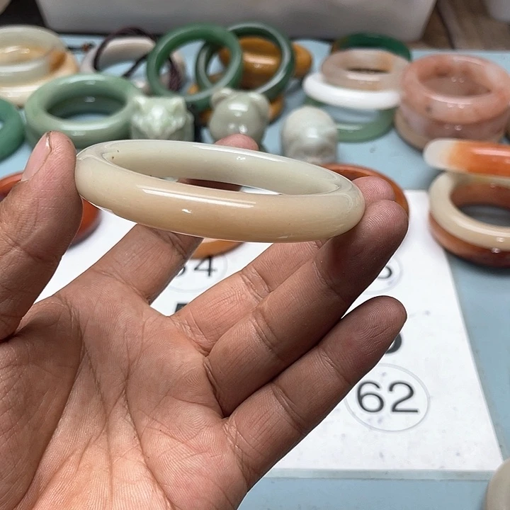 石英质玉手镯合金?****