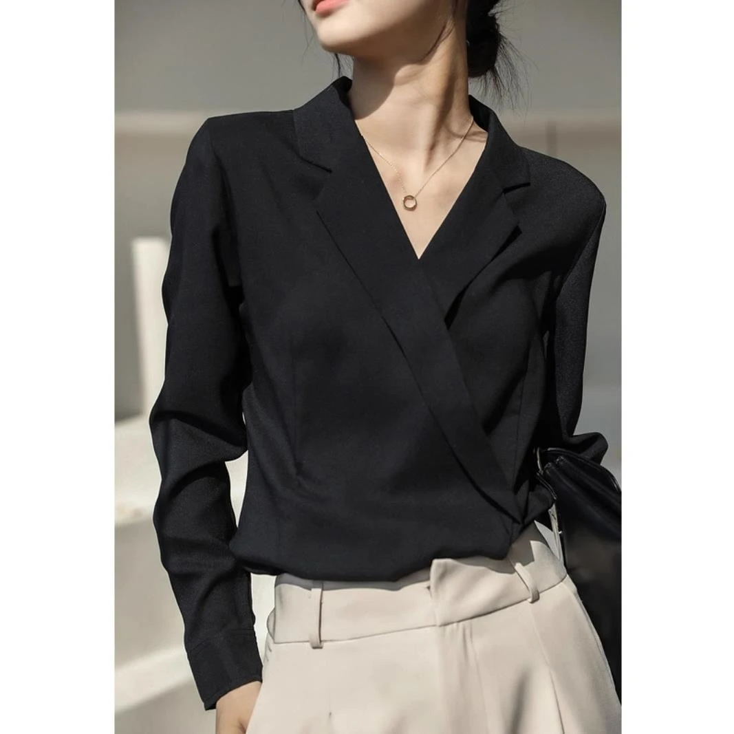 法式V领黑色衬衫女2025新款气质简约洋气通勤高级感百搭长袖上衣