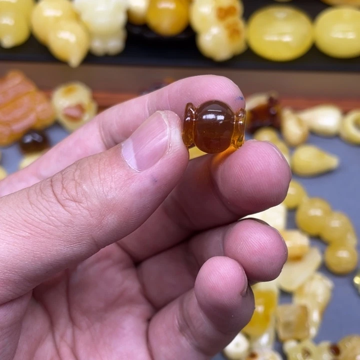 淇***i未镶嵌蜜蜡珠宝奇石