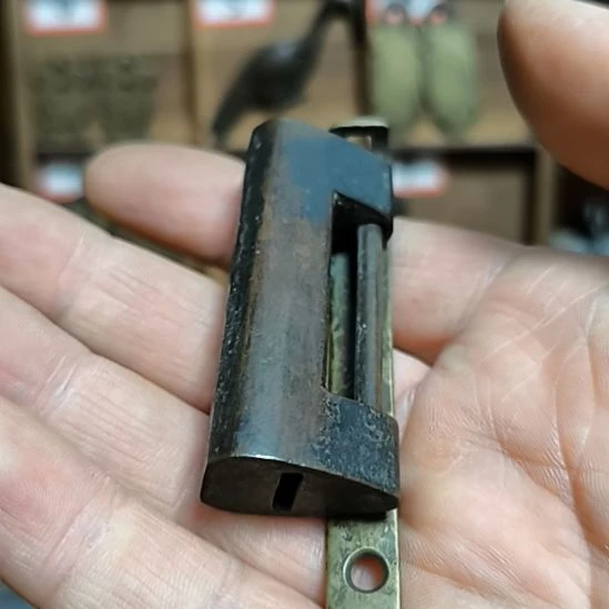 秋***叶硅胶铜锁一个，包浆自然