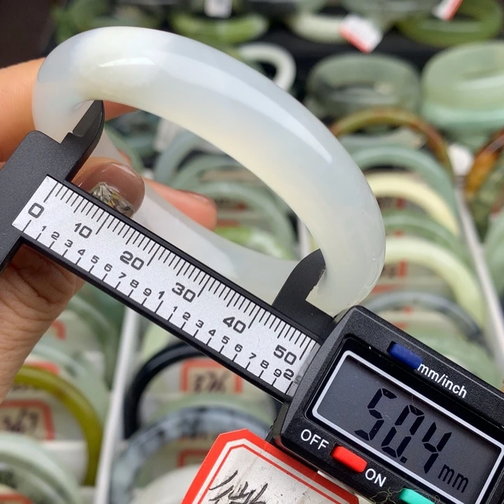 蛇纹石玉未镶嵌手镯397