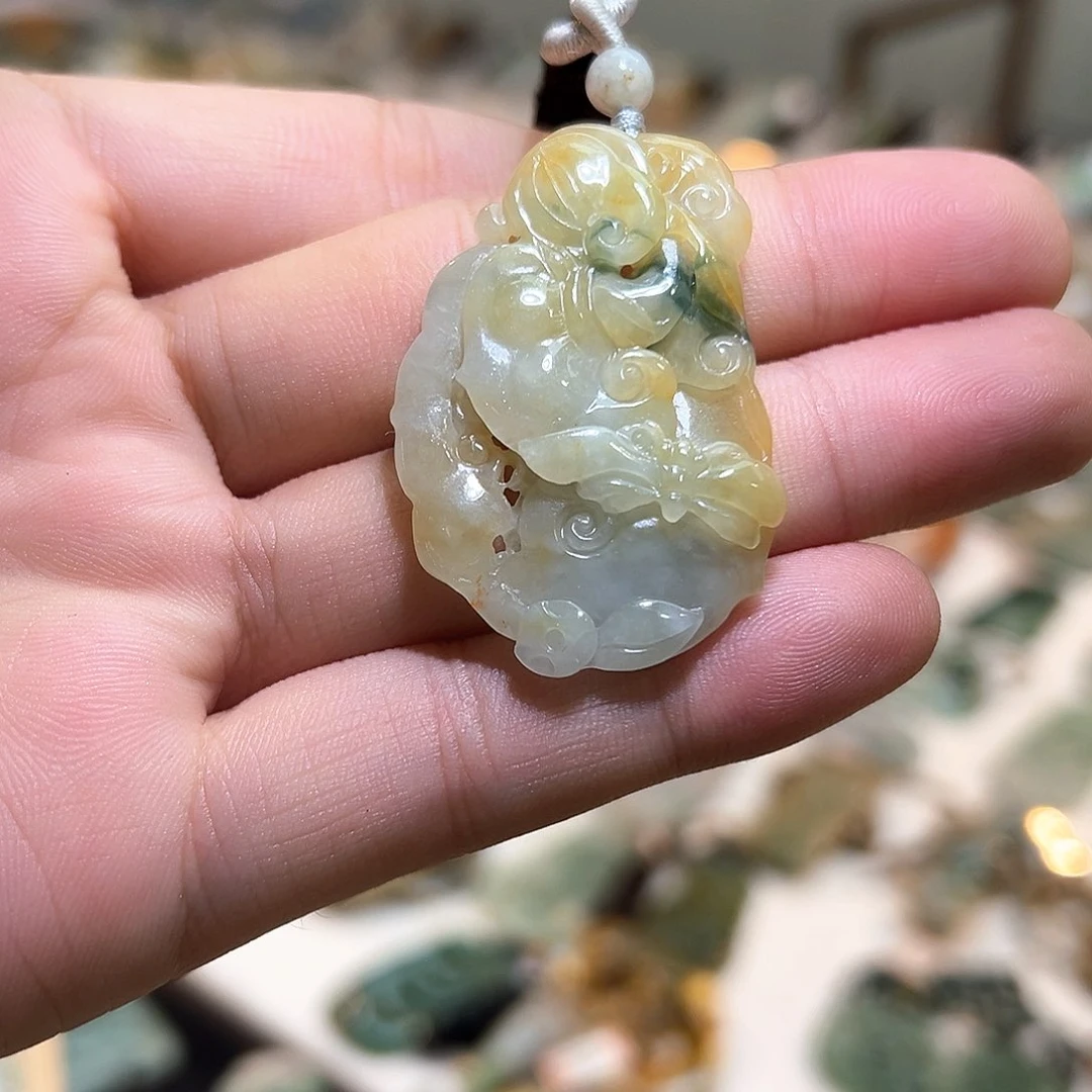 翡翠未镶嵌颈饰挂件