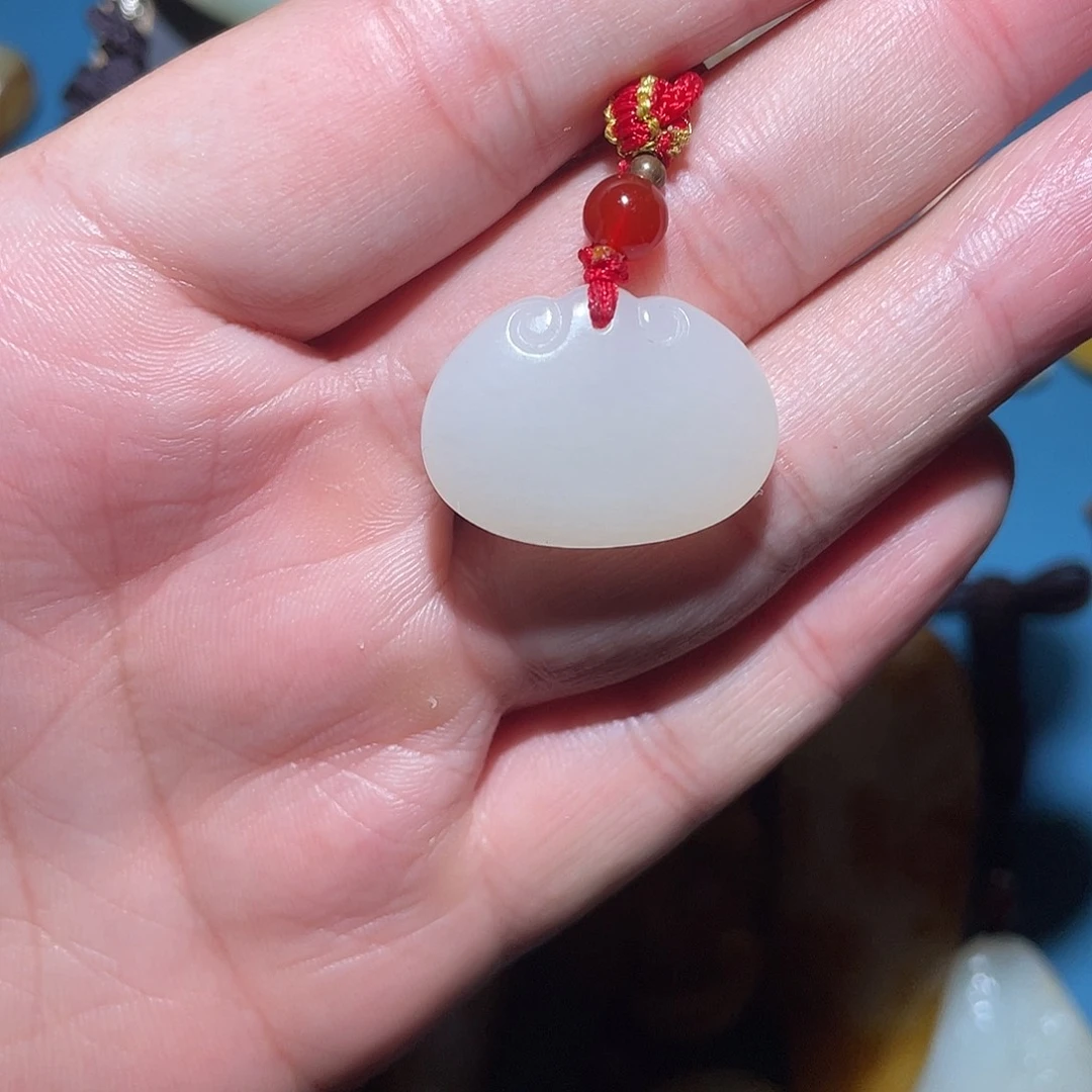 和田玉未镶嵌车挂