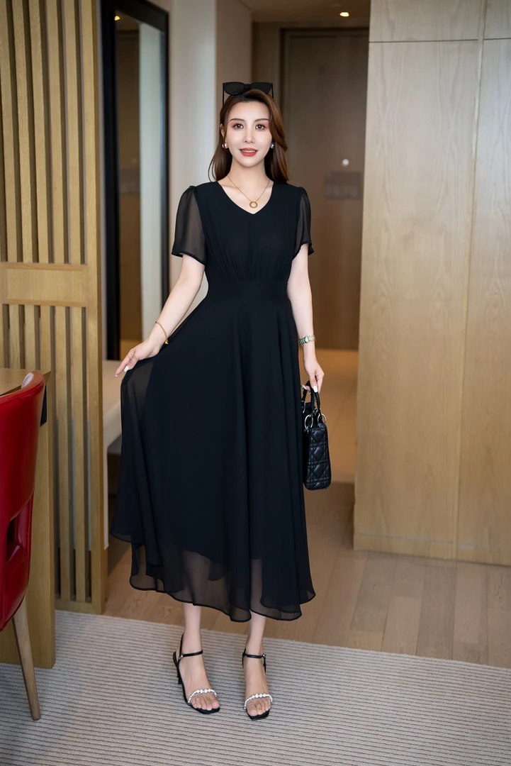 2025年夏季V领荷叶袖黑色显瘦松紧腰长裙连衣裙
