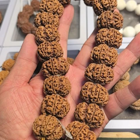 金刚菩提把件五星梅花夹板手持，原皮原色，精挑细选