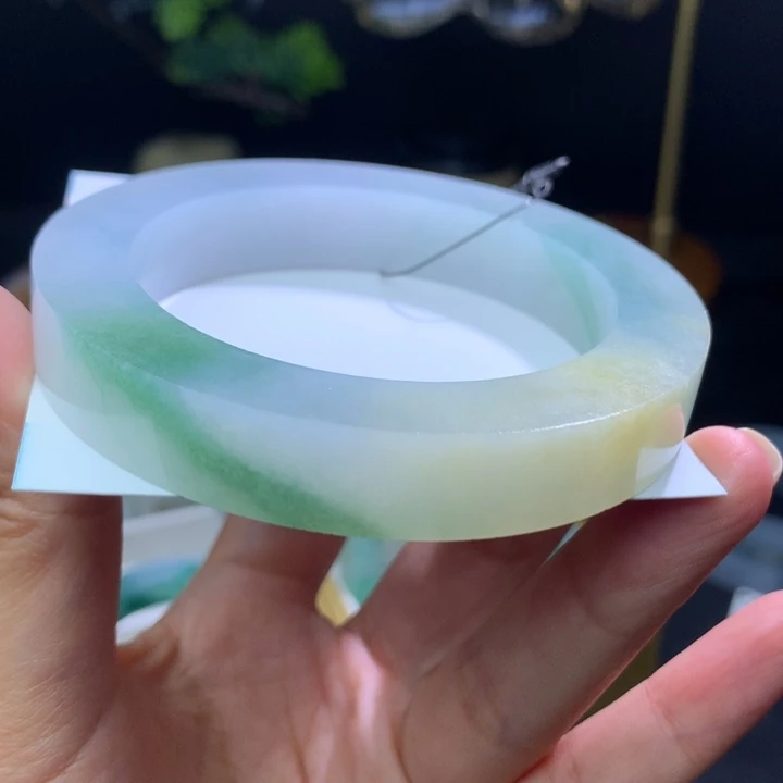 未镶嵌翡翠手镯定制翡翠