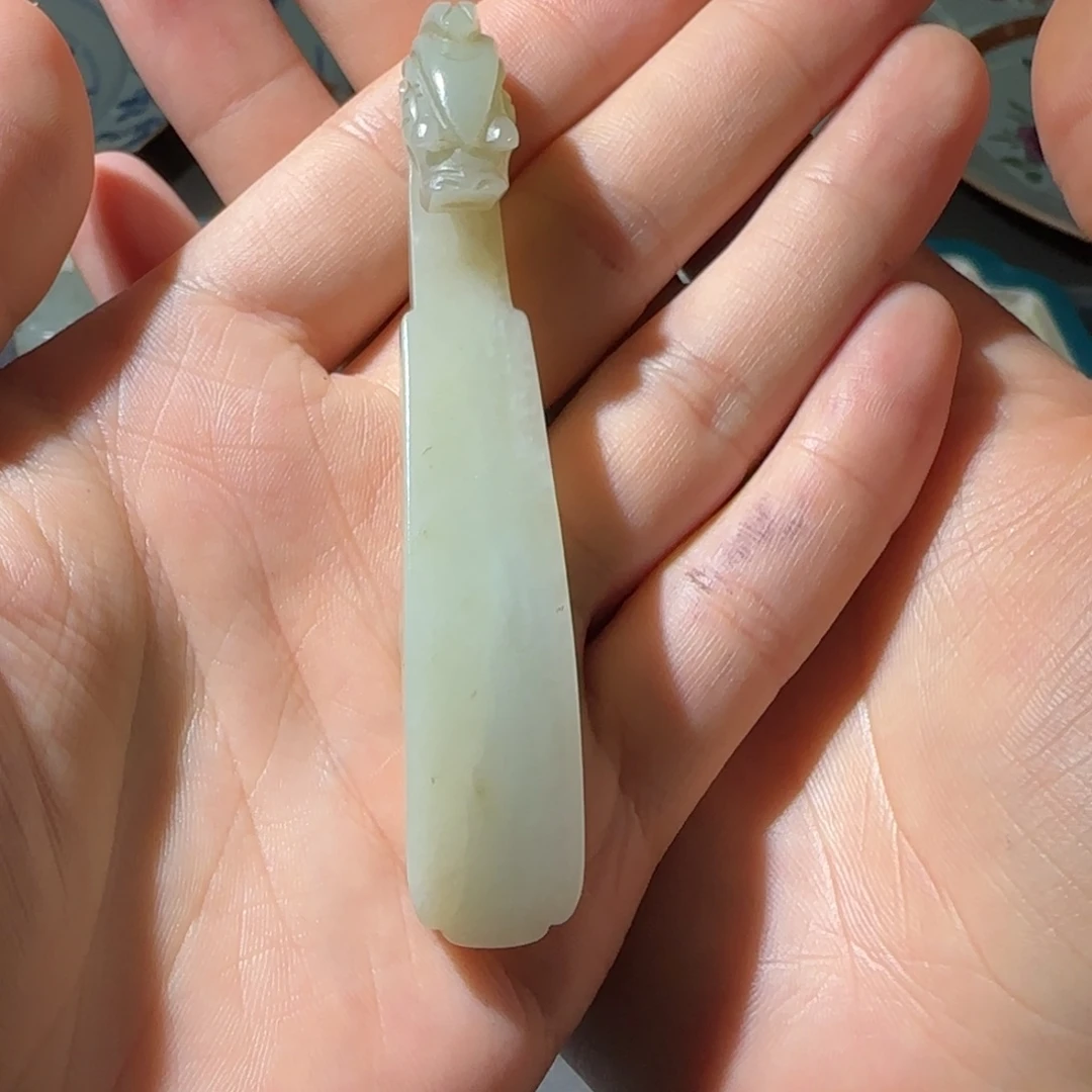 爱****颈饰未镶嵌和田玉（青白玉）