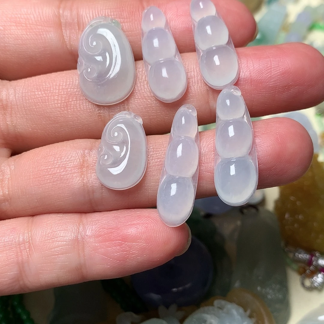 定制翡翠未镶嵌翡翠吊坠