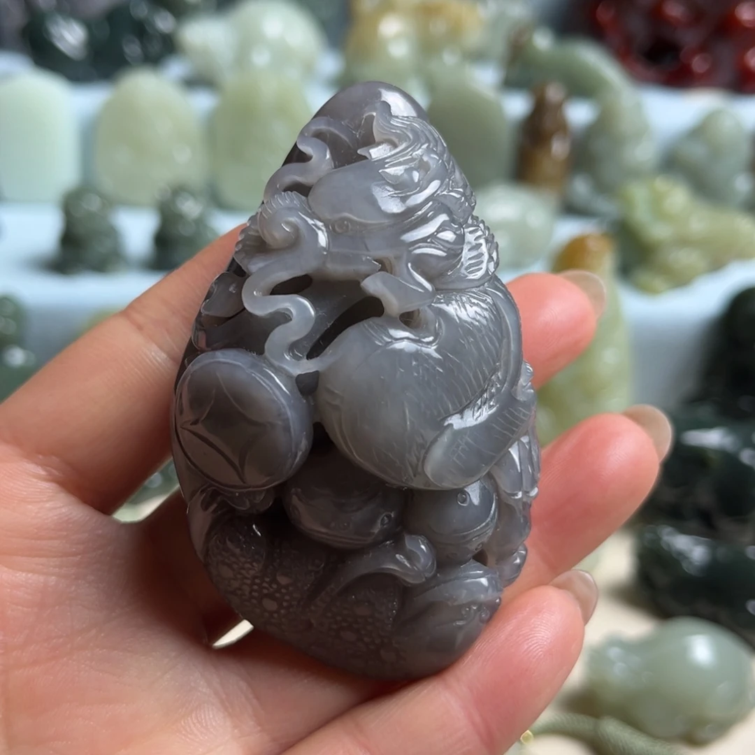 和田玉未镶嵌把件