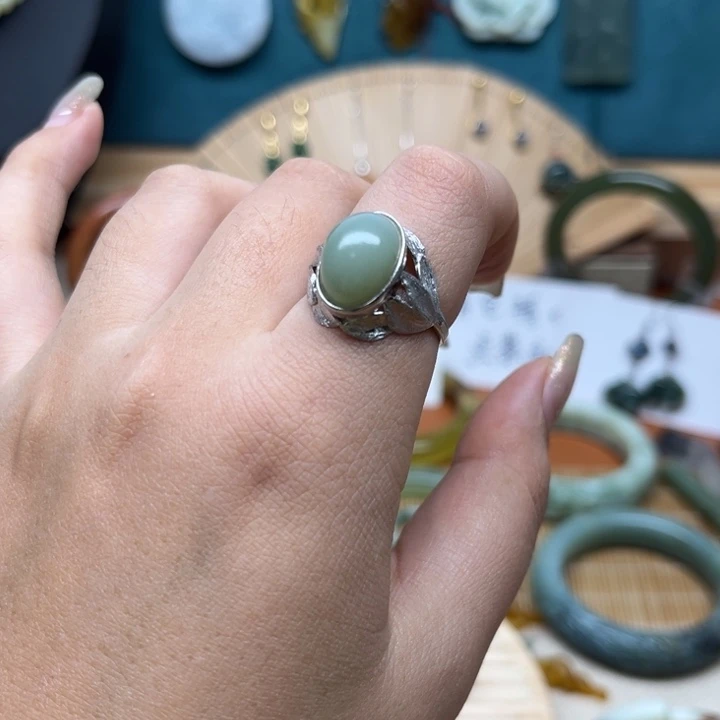 和田玉戒指银S925镶嵌灿**花