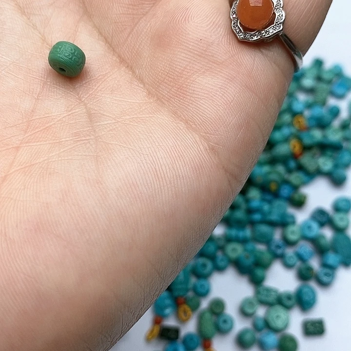 南红玛瑙未镶嵌珠宝奇石