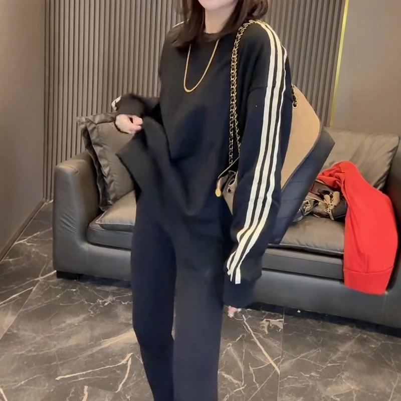 2025秋季新款韩版长款上衣大码女装三条杠长圆领减龄大板长袖卫衣