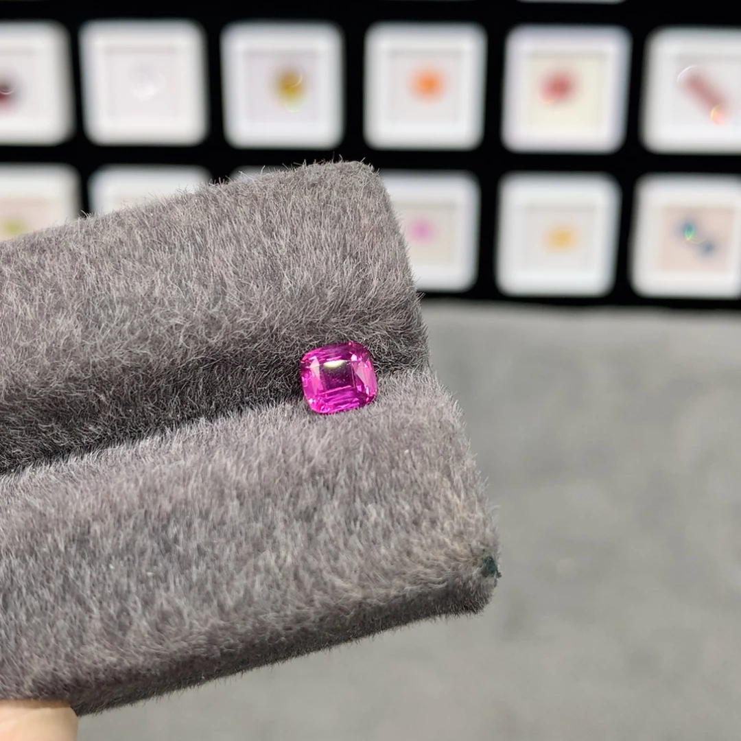 蓝宝石裸石5*5.3mm