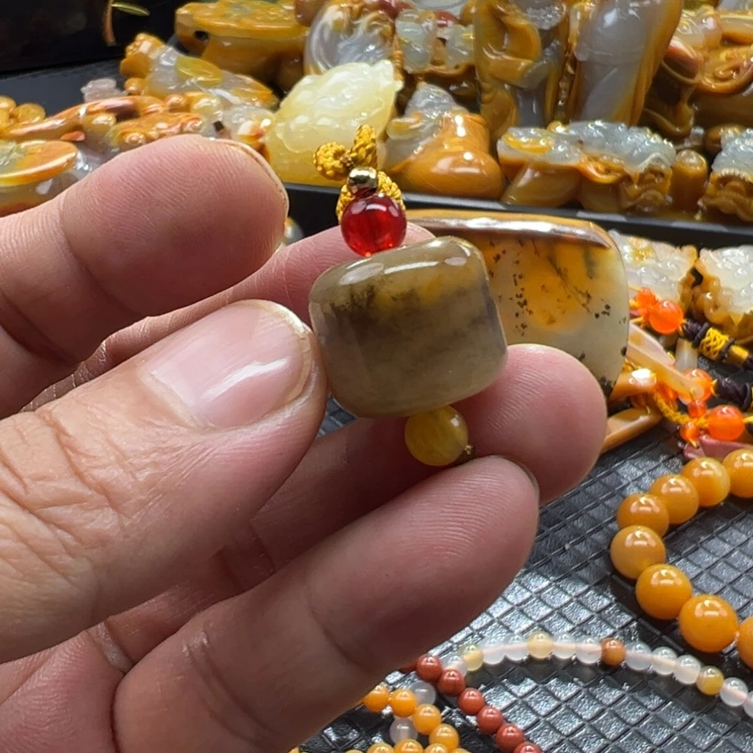 石英质玉未镶嵌颈饰
