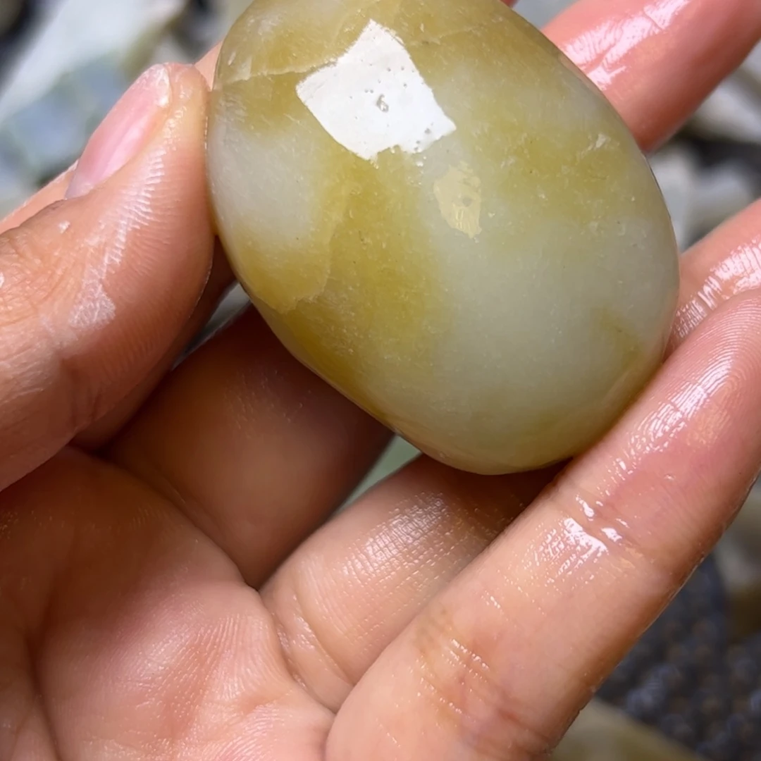 和田玉未镶嵌项链有裂